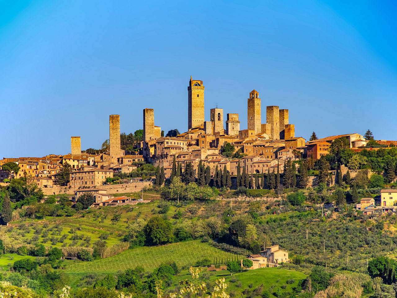 20220222160016-san-gimignano-toscana-shutterstock-1413457445-1